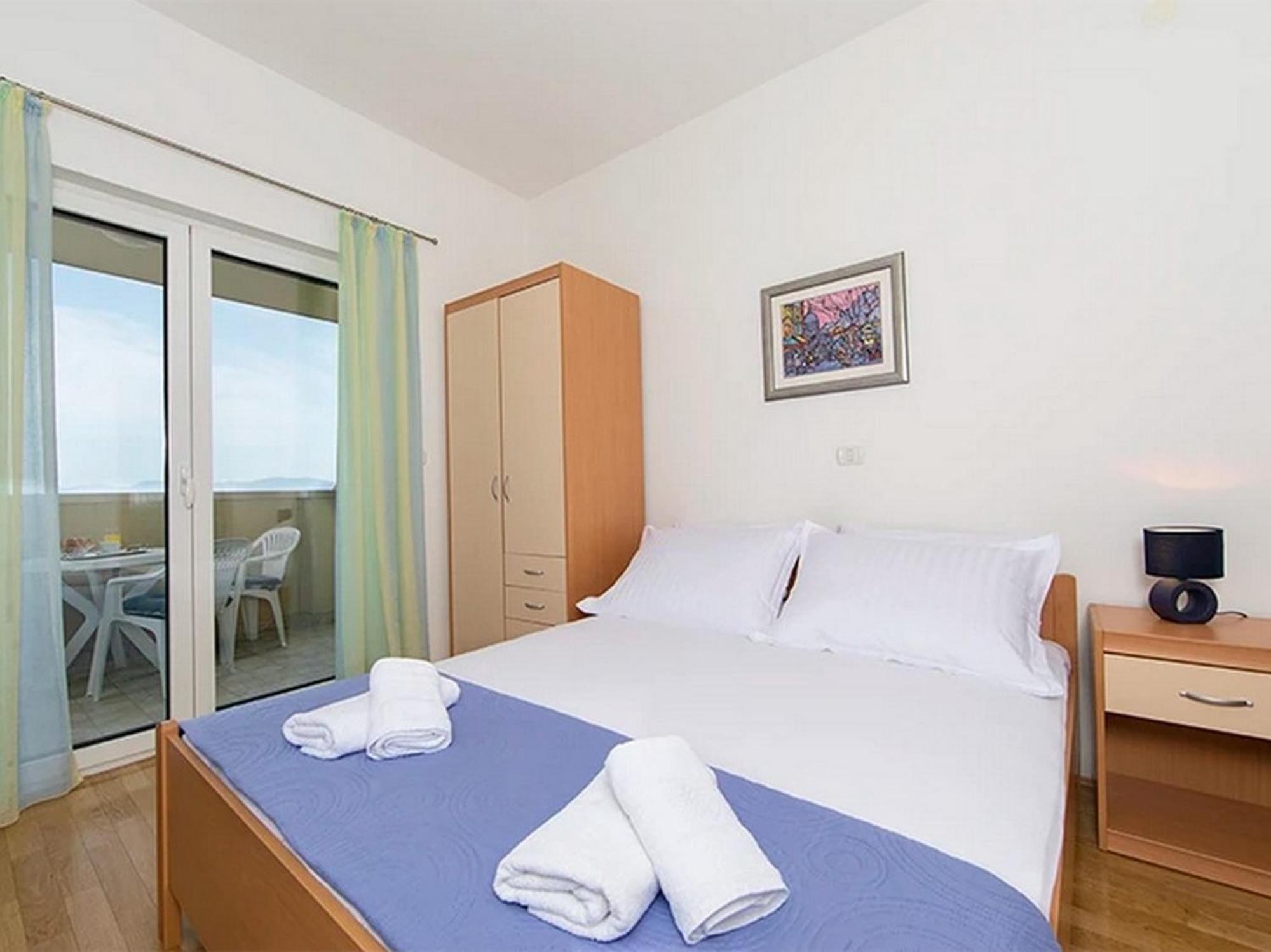 Apartments By The Sea Igrane, Makarska - 17292 Exterior photo