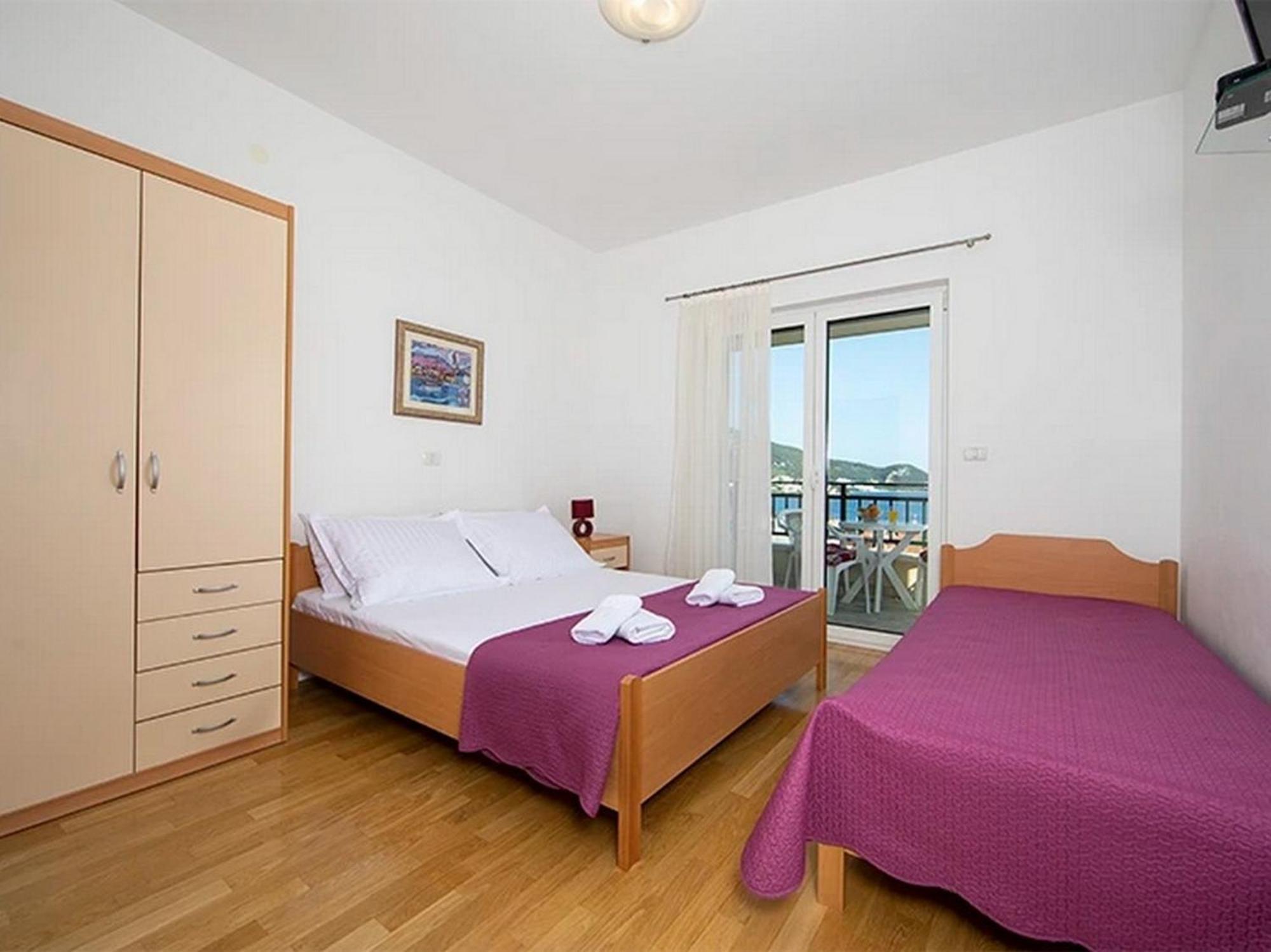 Apartments By The Sea Igrane, Makarska - 17292 Exterior photo