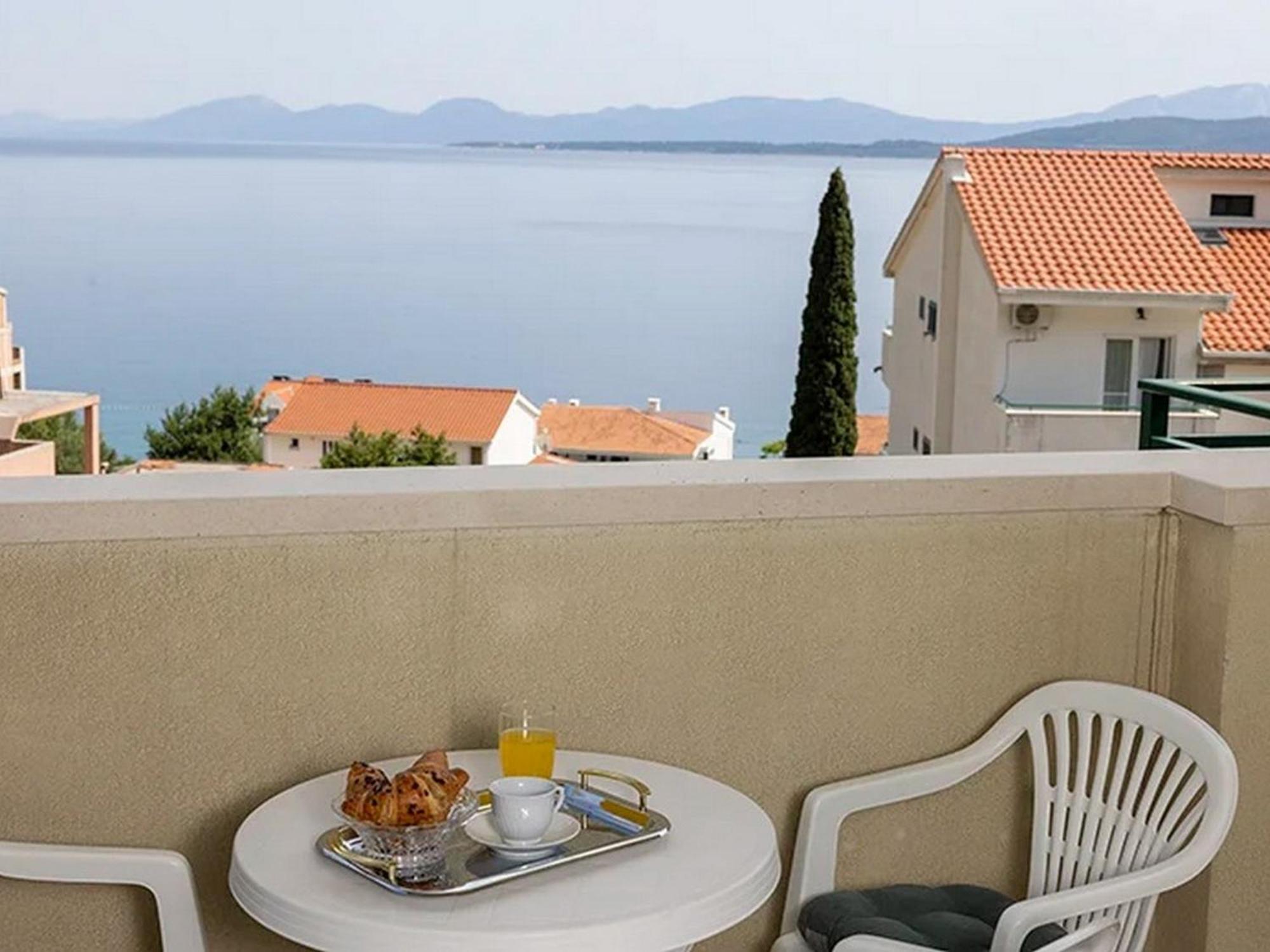 Apartments By The Sea Igrane, Makarska - 17292 Exterior photo