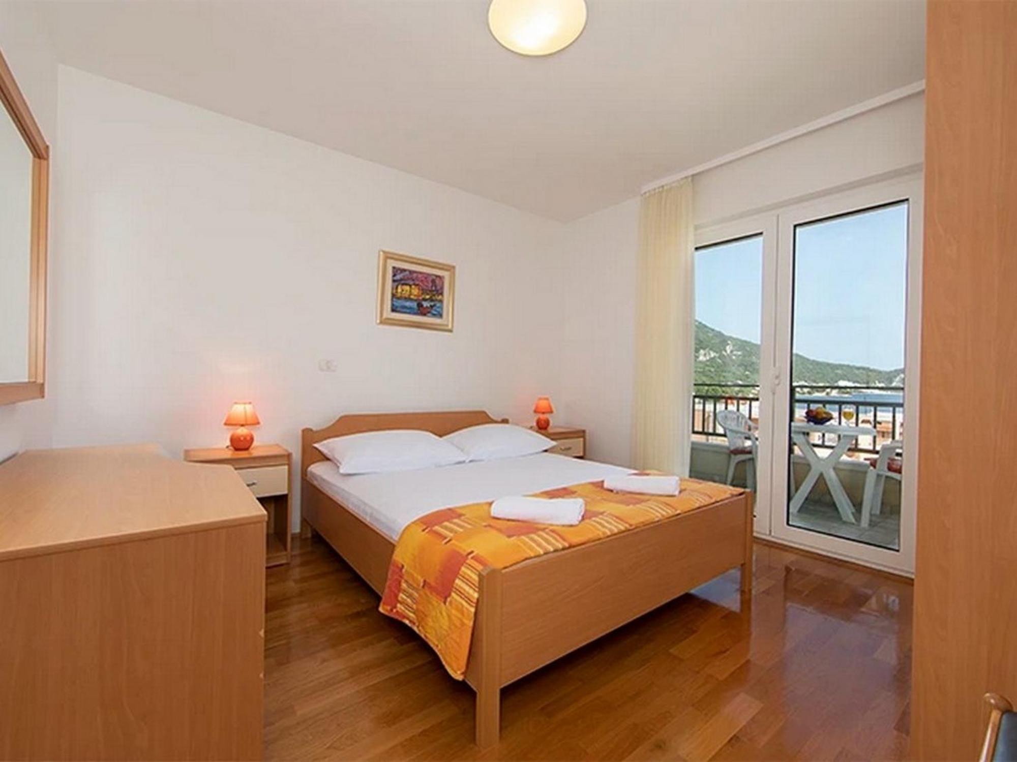 Apartments By The Sea Igrane, Makarska - 17292 Exterior photo