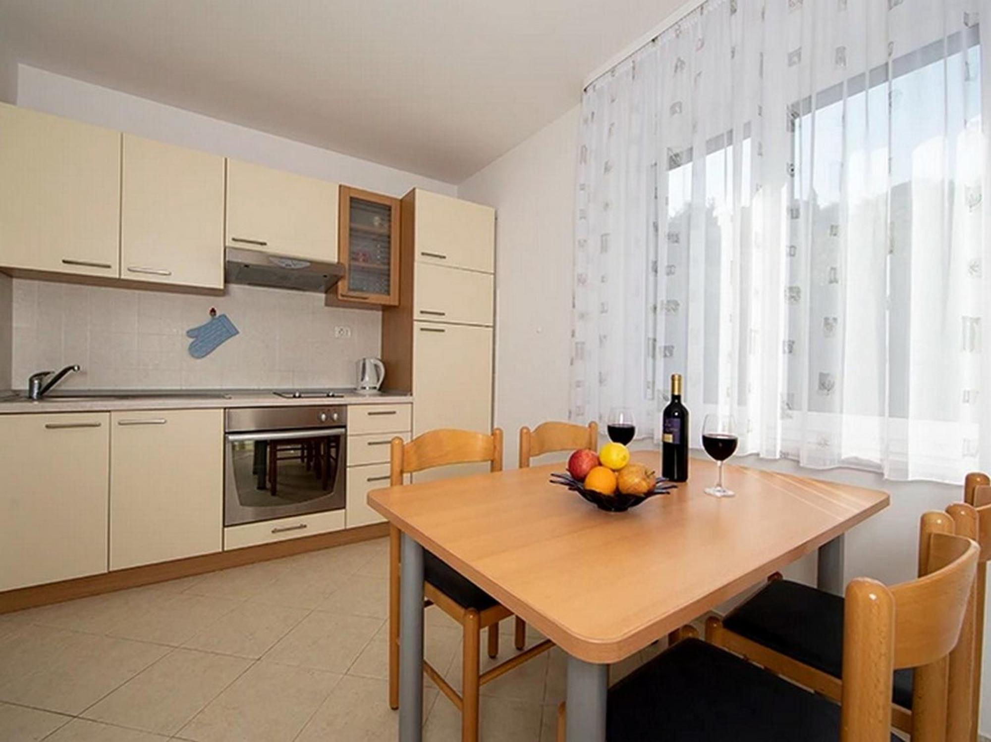 Apartments By The Sea Igrane, Makarska - 17292 Exterior photo