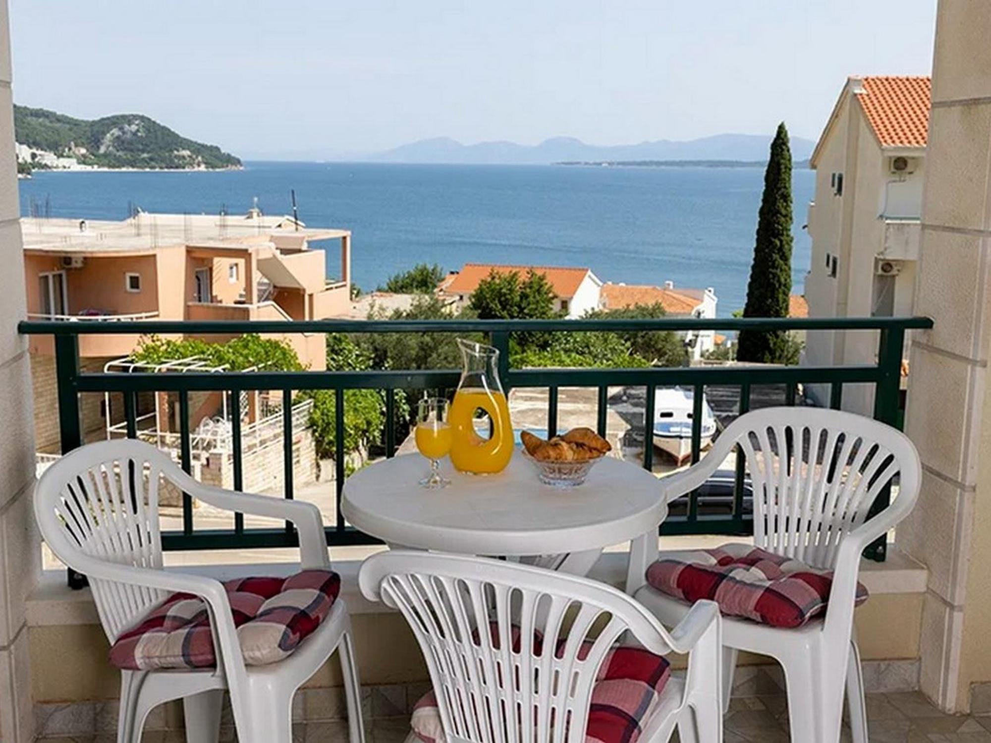 Apartments By The Sea Igrane, Makarska - 17292 Exterior photo